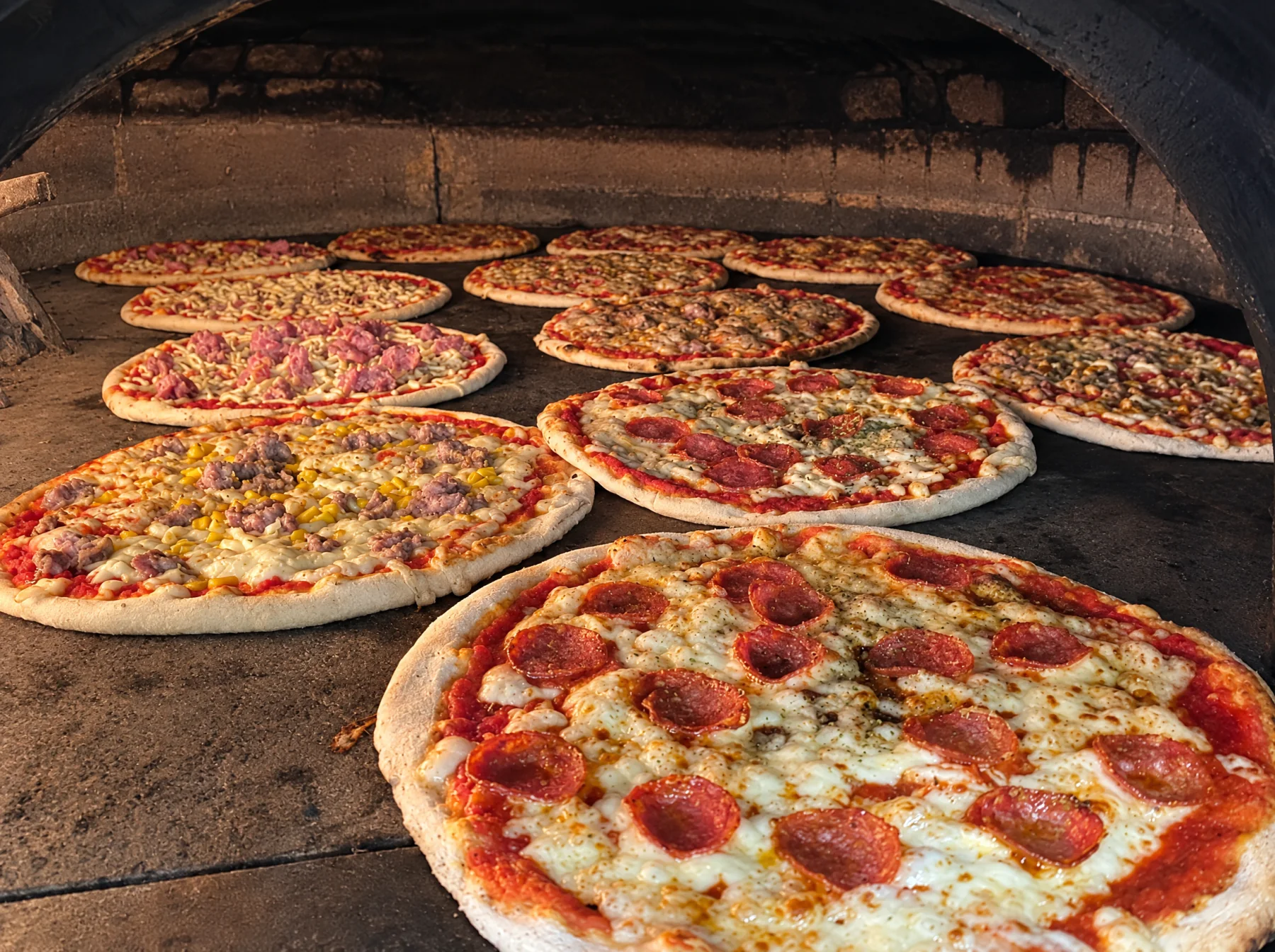 Pizze nel forno dell’Isola della Pizza